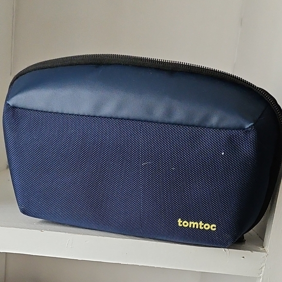 Tomtoc Tech Pouch - Picture 1 of 5